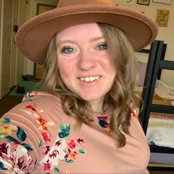 Meet your Posher, Haley - Picture 1 of 1